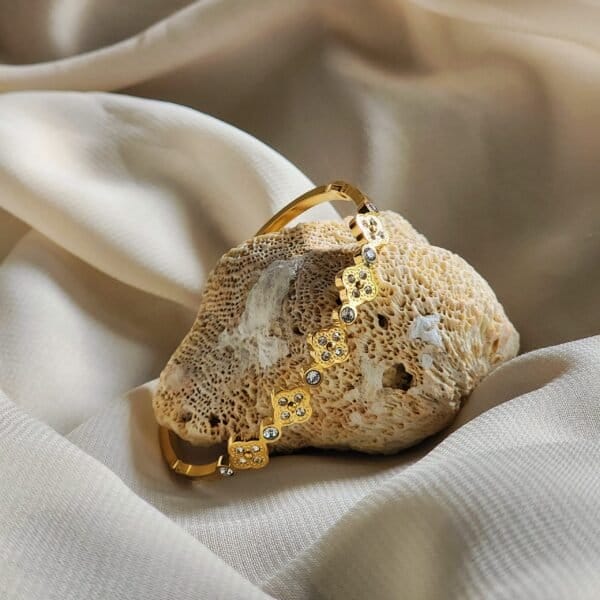Clover Bangle