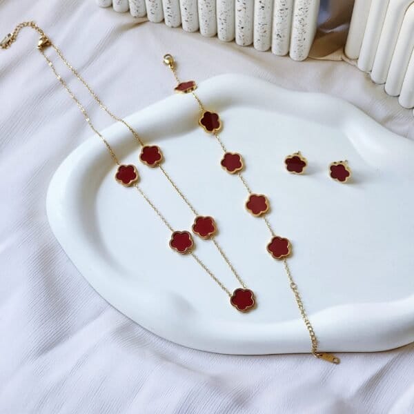 Clover Maroon Set