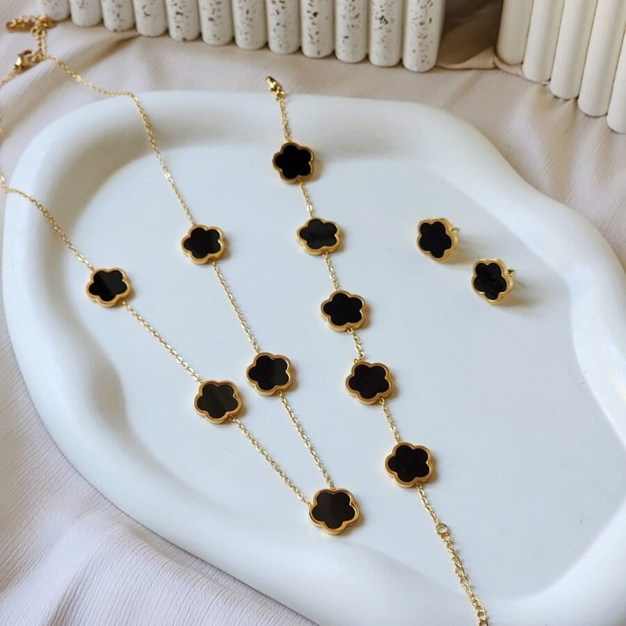 Clover Black Set