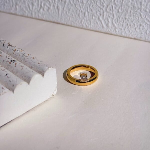 Zaha Ring | Round Shape